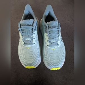 Hoka Challenger ATR 7